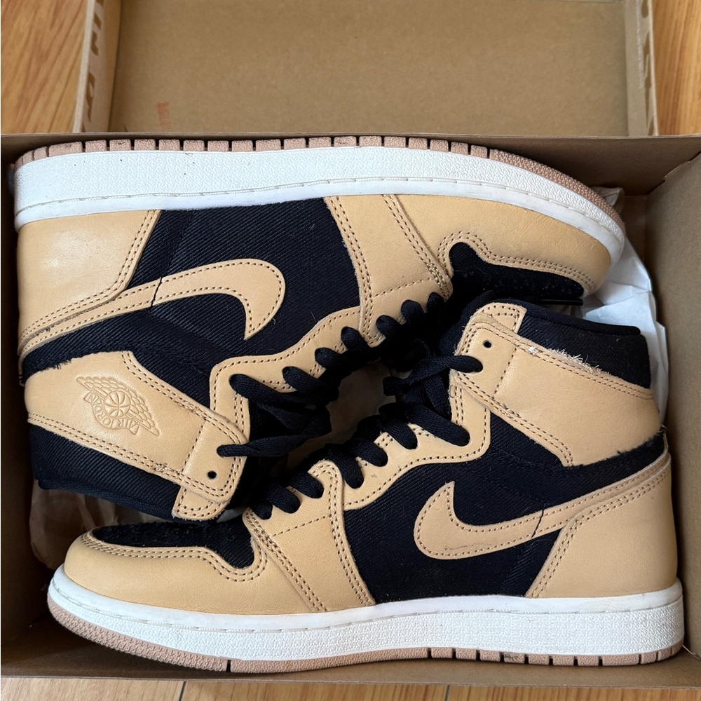 Nike Air Jordan 1 Retro High OG - Tan and Black Sneaker